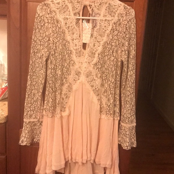 Free People lace tunic in blush. Size XS. - Picture 6 of 7